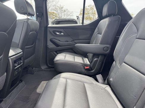 Used 2022 Chevrolet Traverse Premier AWD/4WD image 14