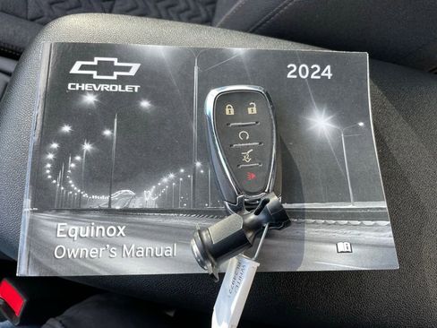Used 2024 Chevrolet Equinox LT image 44