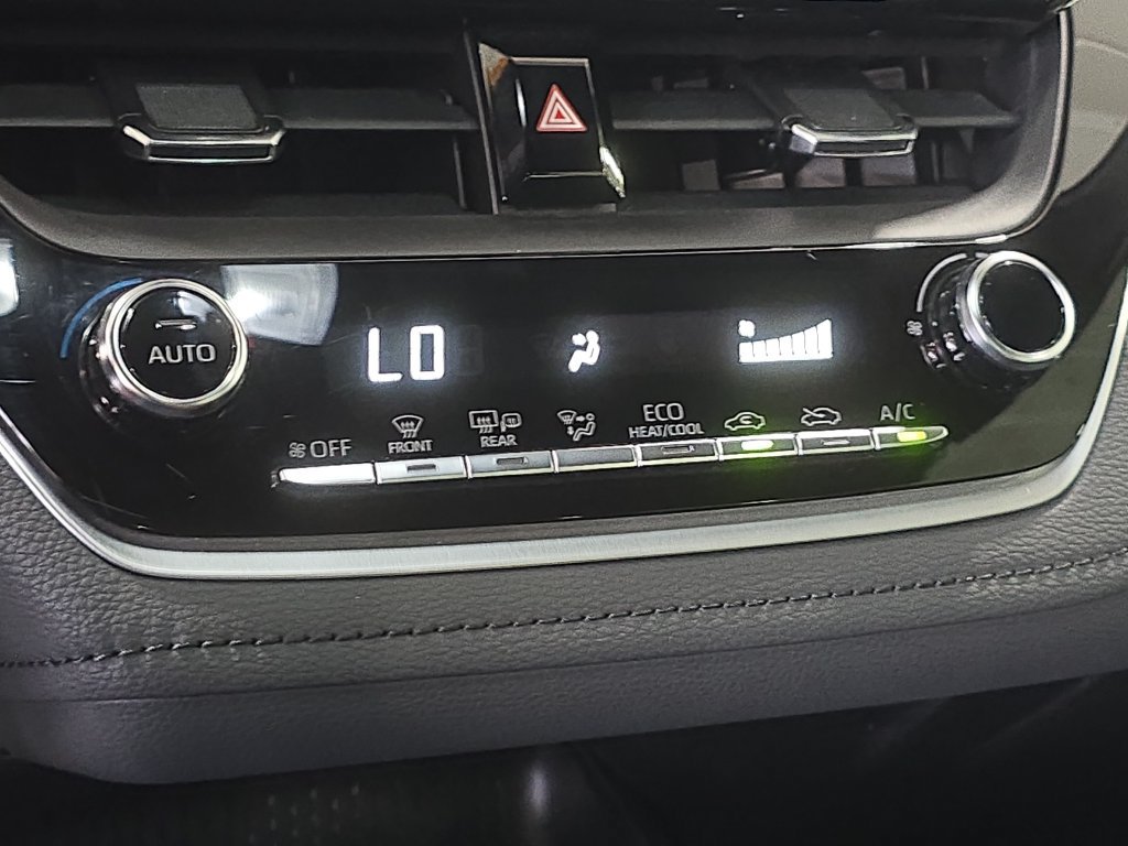 Used 2022 Toyota Corolla SE FWD image 19