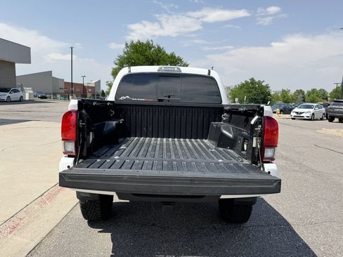 Used 2019 Toyota Tacoma TRD Sport w/ Technology Package AWD/4WD image 9