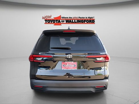 Certified 2024 Toyota Grand Highlander FWD image 10