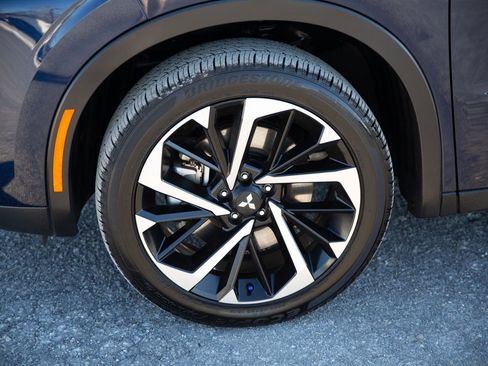 Used 2024 Mitsubishi Outlander SE image 25