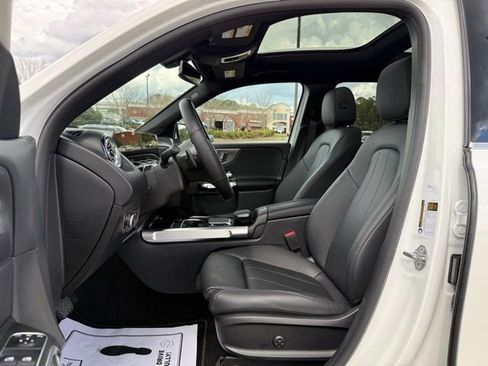 Used 2023 Mercedes-Benz GLB 250 image 14