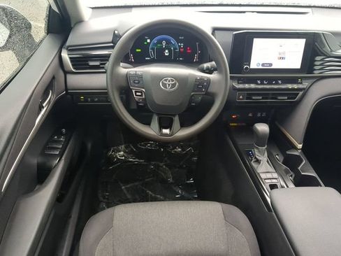 Used 2025 Toyota Camry LE w/ Convenience Package FWD image 15