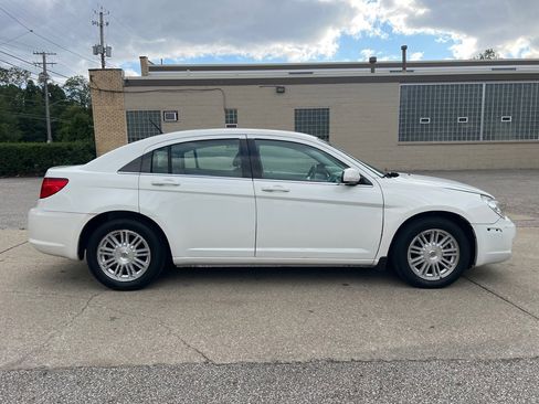 Used 2009 Chrysler Sebring Touring image 5