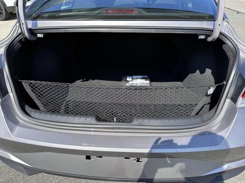 Used 2023 Hyundai Elantra SEL w/ Convenience Package FWD image 7