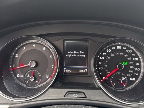 Certified 2021 Volkswagen Atlas Cross Sport SE image 2