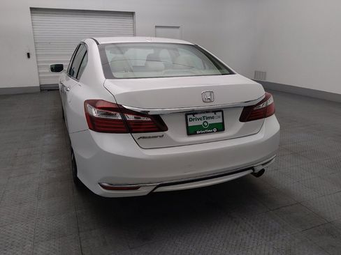 Used 2016 Honda Accord EX image 6