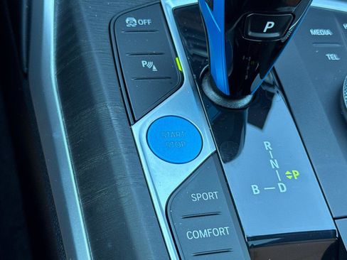 Used 2022 BMW i4 eDrive40 image 21