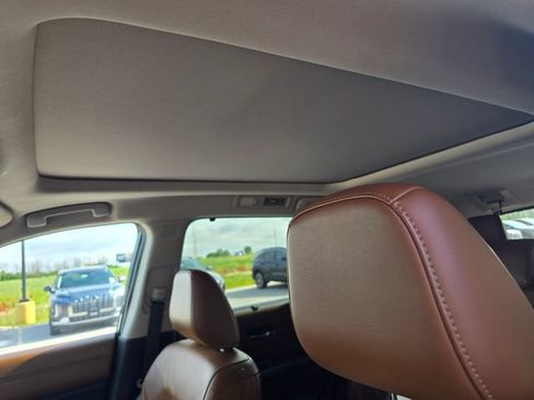 Used 2022 Nissan Pathfinder Platinum w/ Cargo Package FWD image 7