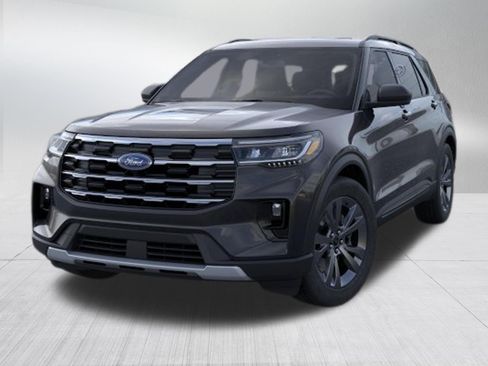 New 2026 Ford Explorer Active w/ Active Comfort Package AWD/4WD image 2