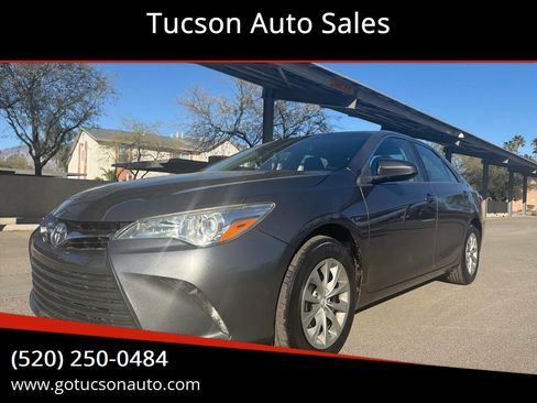 Used 2017 Toyota Camry LE image 1