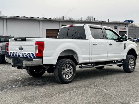 Used 2017 Ford F250 XLT w/ XLT Premium Package image 3