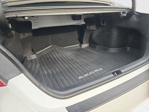 Certified 2020 Toyota Camry SE image 20