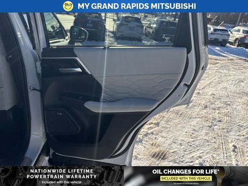 New 2026 Mitsubishi Outlander SEL AWD/4WD image 13