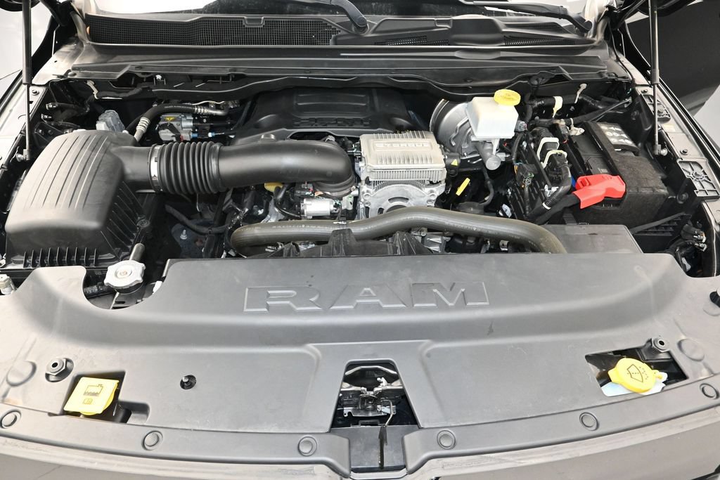 Used 2023 RAM 1500 Laramie AWD/4WD image 15