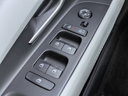 Certified 2025 Hyundai Elantra Limited image 23