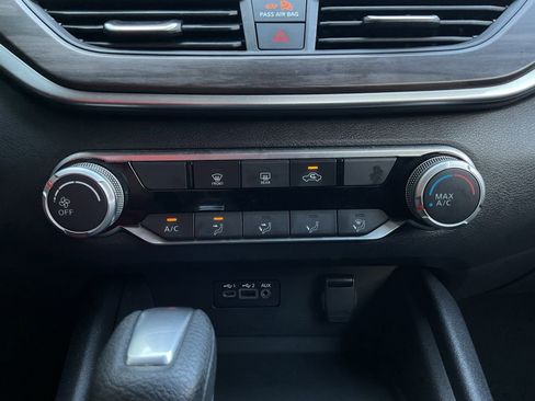 Used 2025 Nissan Altima 2.5 SV FWD image 27