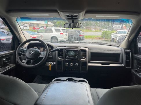 Used 2018 RAM 3500 Tradesman w/ Chrome Appearance Group image 12