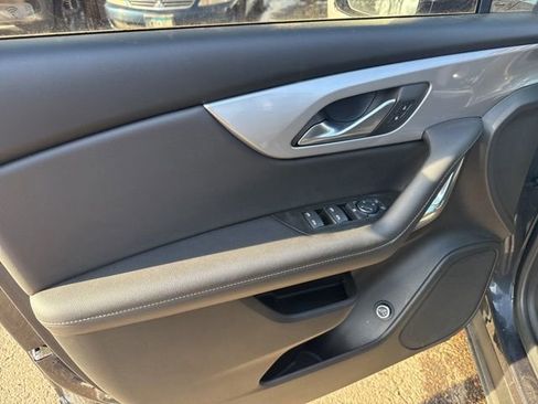 Used 2022 Chevrolet Blazer LT AWD/4WD image 13