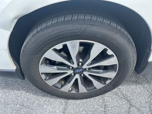 Used 2015 Subaru Outback 2.5i Limited image 11