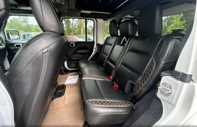 Used 2022 Jeep Wrangler Unlimited Sahara AWD/4WD image 10