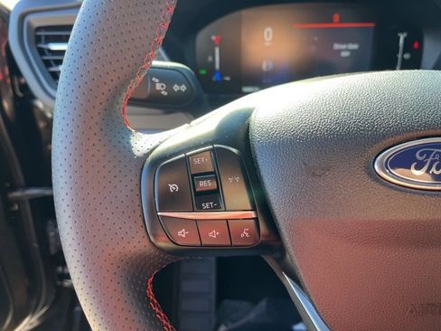 Used 2025 Ford Escape ST-Line image 19