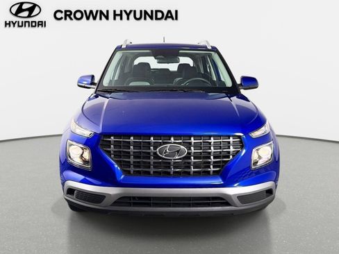 Certified 2025 Hyundai Venue SEL FWD image 2