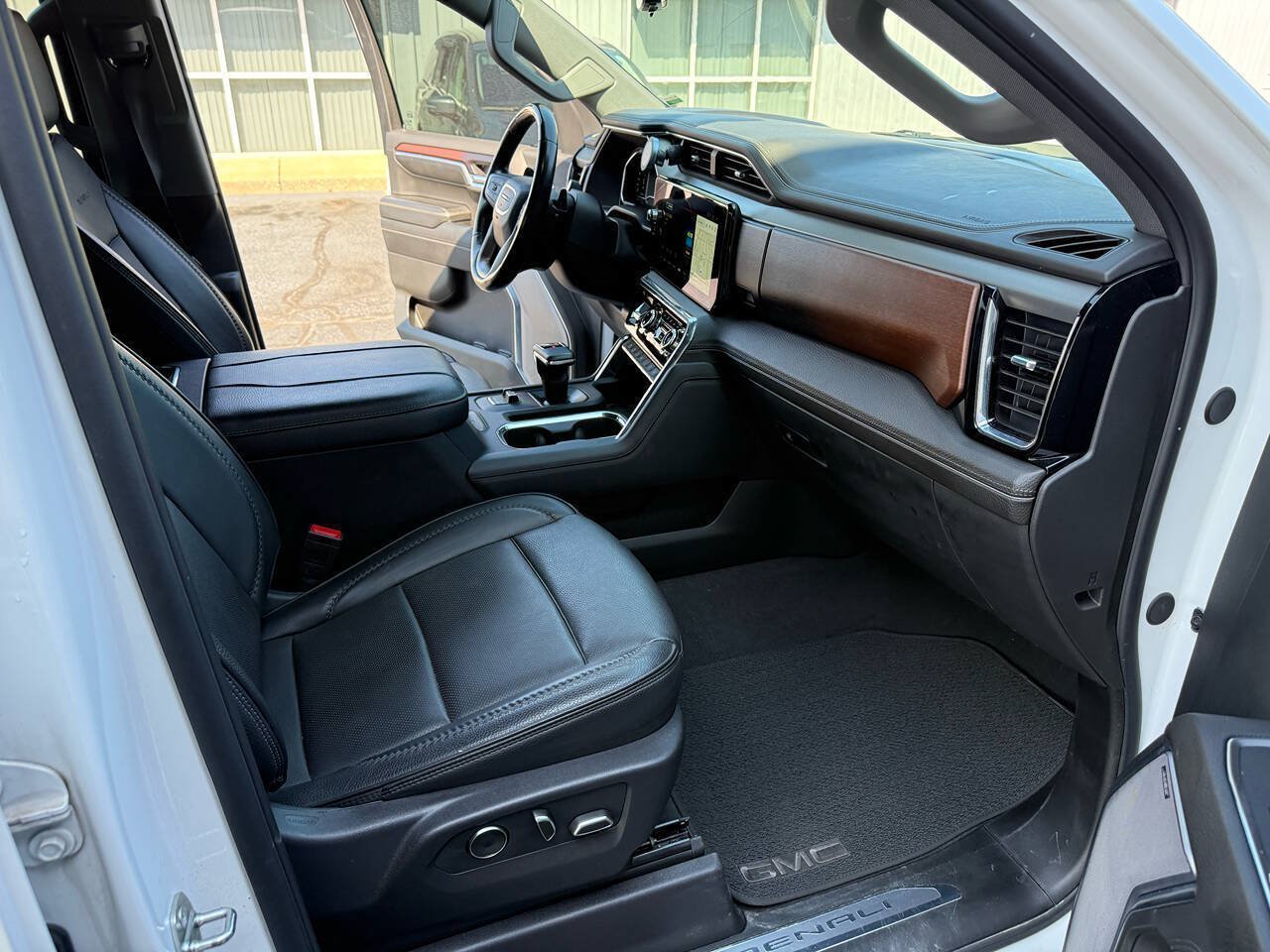 Used 2024 GMC Sierra 1500 Denali AWD/4WD image 23
