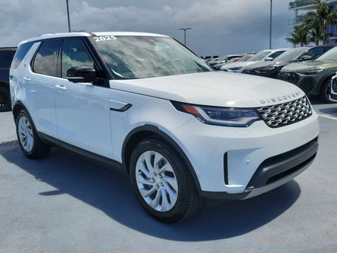 Used 2025 Land Rover Discovery S AWD/4WD image 8
