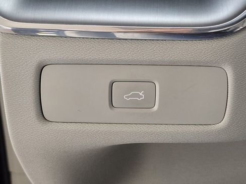 Certified 2023 Volvo XC60 B5 Core w/ Climate Package AWD/4WD image 30