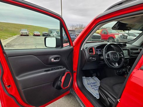 Used 2020 Jeep Renegade Trailhawk w/ Cold Weather Group image 13