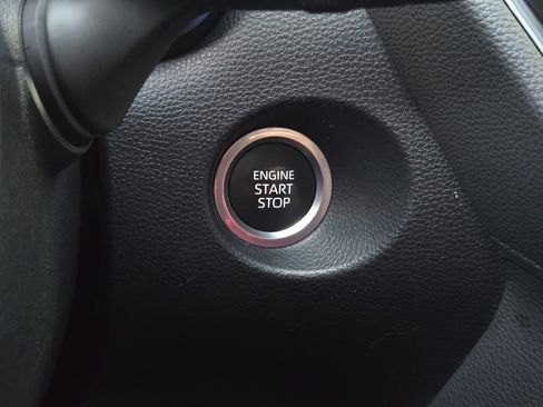 Certified 2023 Toyota Corolla Cross XLE image 19