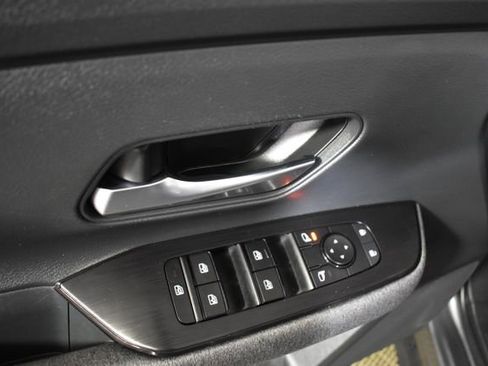 Certified 2025 Nissan Kicks SV AWD/4WD image 8