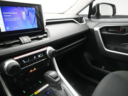 Used 2025 Toyota RAV4 LE FWD image 27