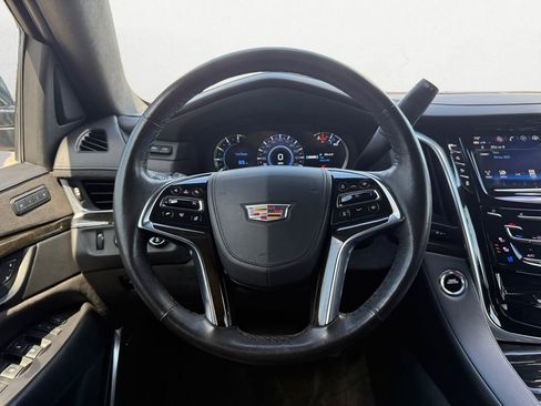 Used 2020 Cadillac Escalade Platinum AWD/4WD image 10