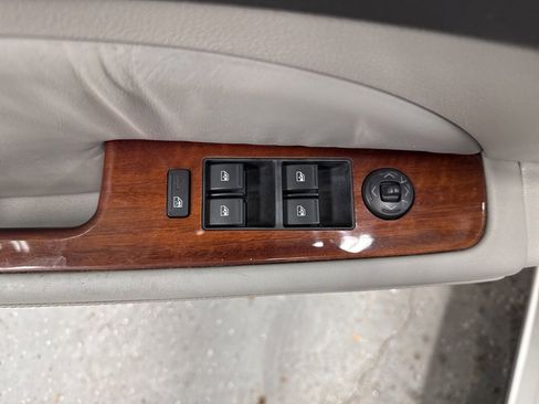 Used 2006 Cadillac STS w/ Preferred Equipment Group image 7