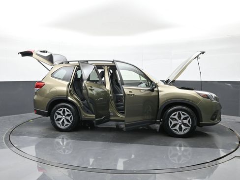 Used 2024 Subaru Forester Premium AWD/4WD image 49