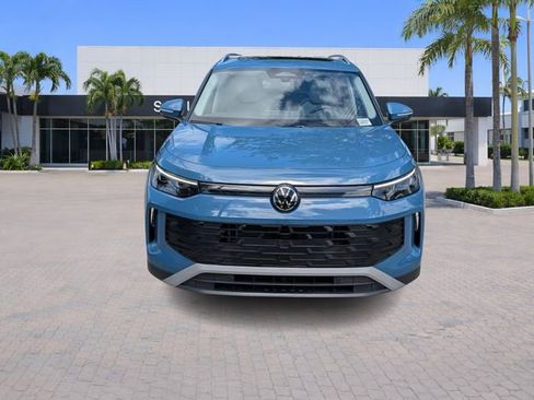 New 2025 Volkswagen Tiguan SE w/ Panoramic Sunroof Package AWD/4WD image 2