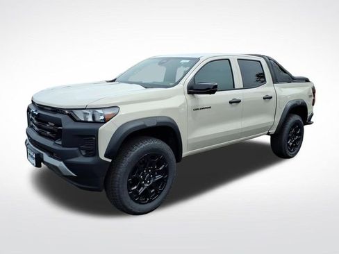 New 2026 Chevrolet Colorado Trail Boss w/ Midnight Edition AWD/4WD image 5