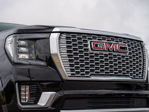 Used 2024 GMC Yukon Denali w/ Max Trailering Package AWD/4WD image 3