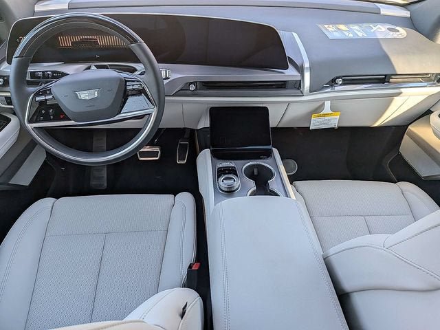 New 2027 Cadillac Vistiq Sport w/ LPO, Floor Liner Package AWD/4WD image 15