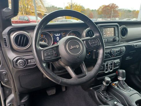 Used 2021 Jeep Gladiator Sport image 9