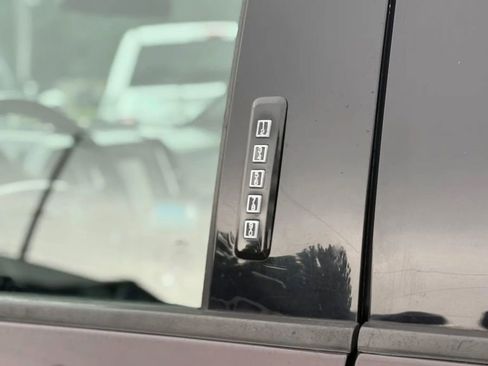 Used 2018 Ford F150 XLT w/ Equipment Group 302A Luxury RWD image 11