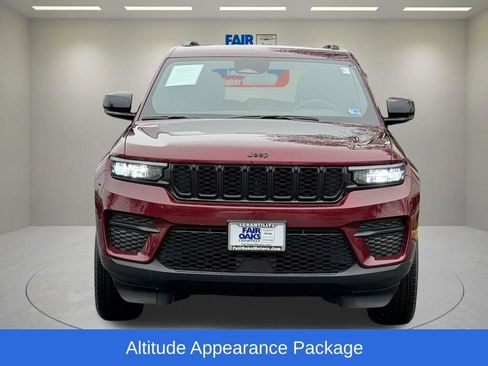 Certified 2024 Jeep Grand Cherokee Altitude RWD image 5