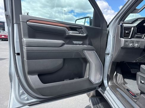 New 2026 GMC Sierra 1500 Denali w/ Denali Reserve Package AWD/4WD image 9