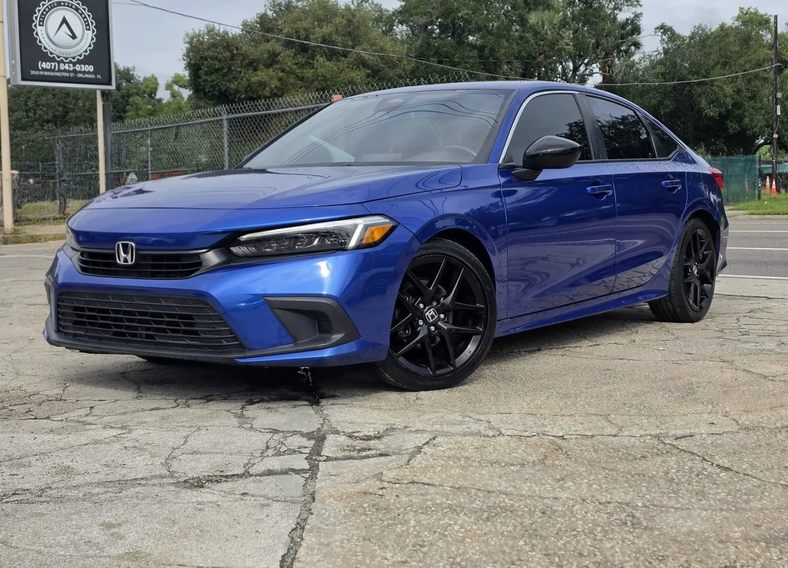 Used 2023 Honda Civic Sport image 2