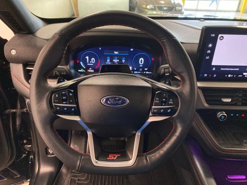 Certified 2025 Ford Explorer ST image 19