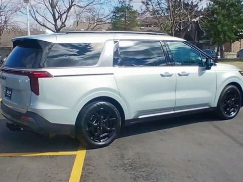 New 2026 Kia Carnival SX Prestige FWD image 3