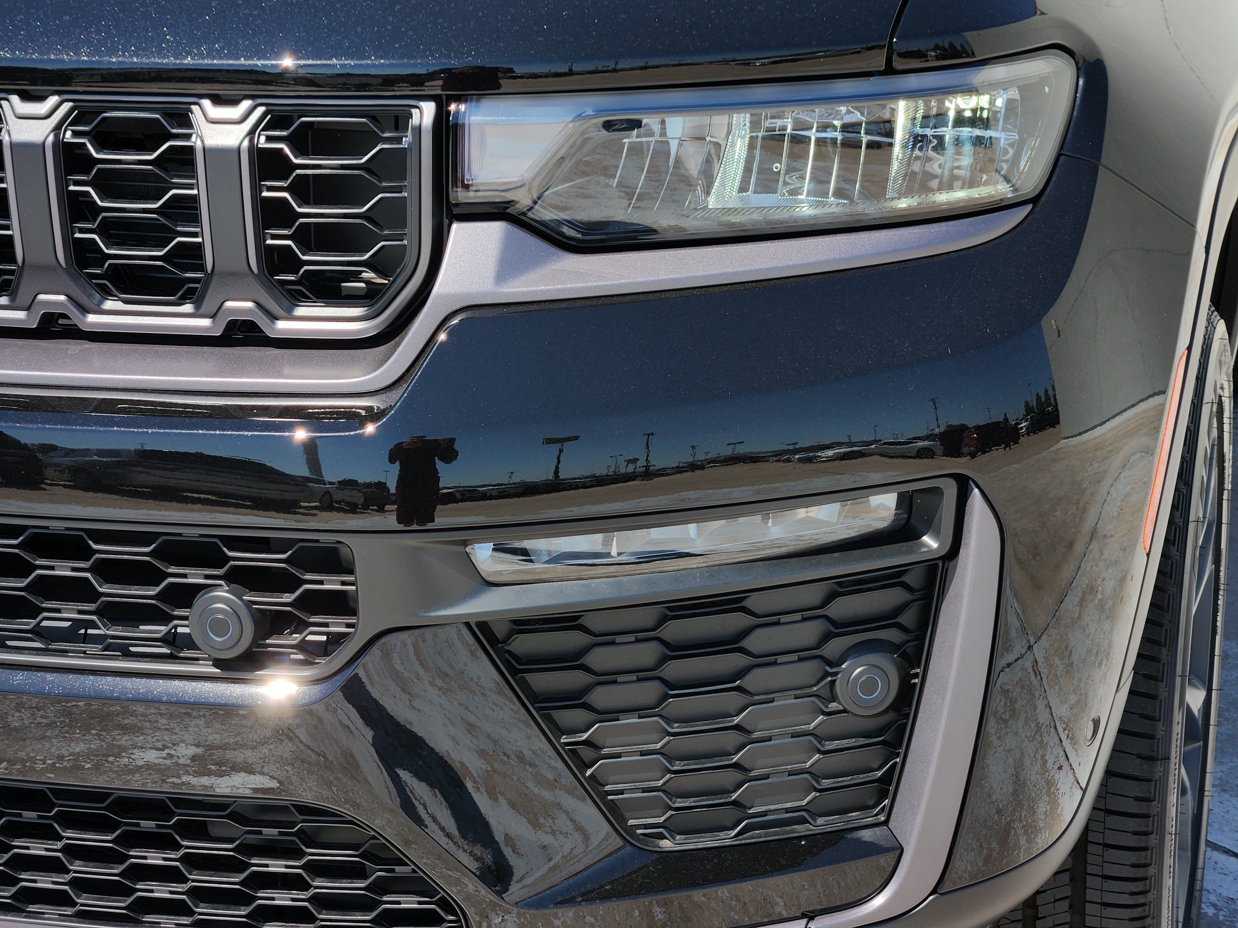 New 2026 Jeep Grand Cherokee Limited AWD/4WD image 6